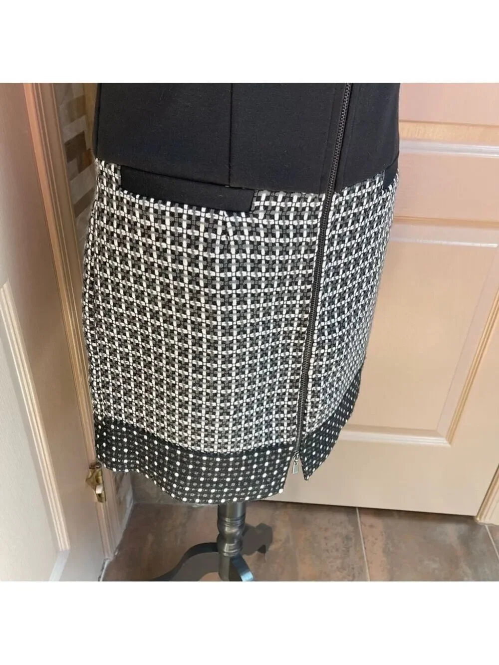 Laundry BY SHELLI SEGAL - Front Zip Black & White Tweed Mix Media Dress Sz 6 - Picture 7 of 16